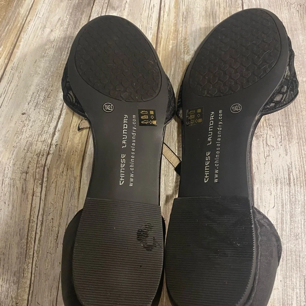 Chinese Laundry Black Lace T strap Flats Sz 11